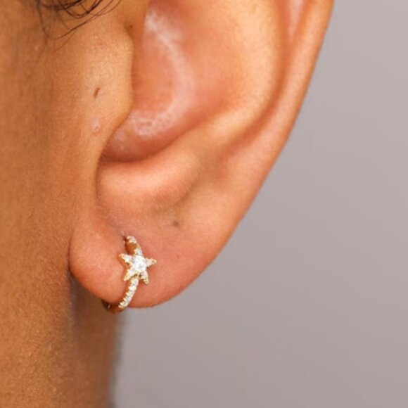 Nolita Diamonds | Diamond Star Huggie (Single) - Picture 1 of 3